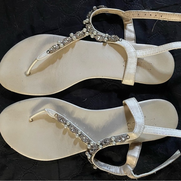 pearl and crystal encrusted dyeable t-strap sandal - Picture 2 of 3
